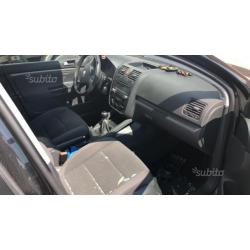 Wolkswagen Golf 5 1.6 benzina per ricambi