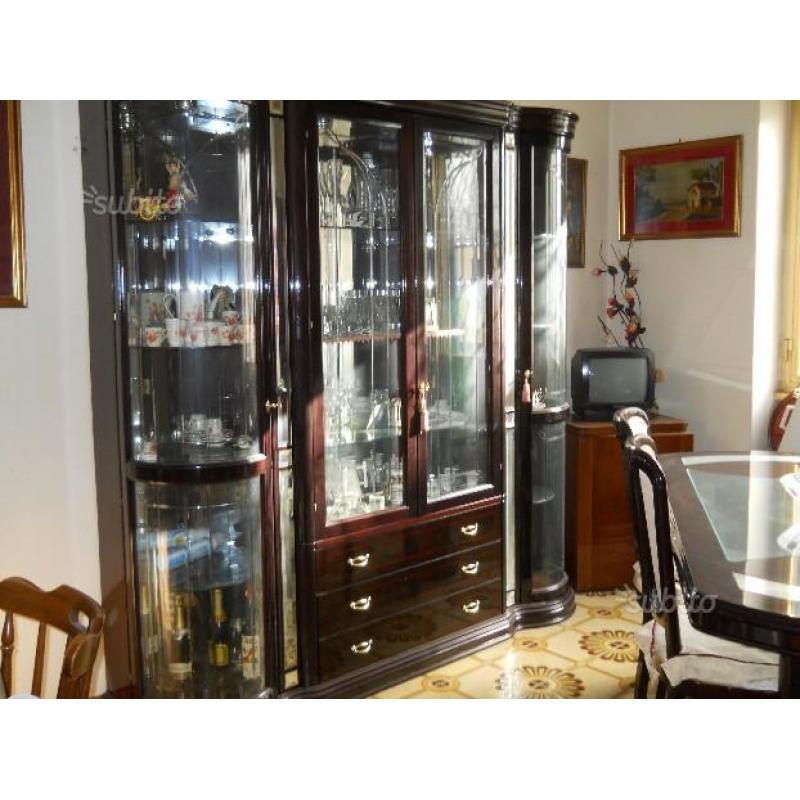 Soggiorno completo di tavolo cristallo+ sedie