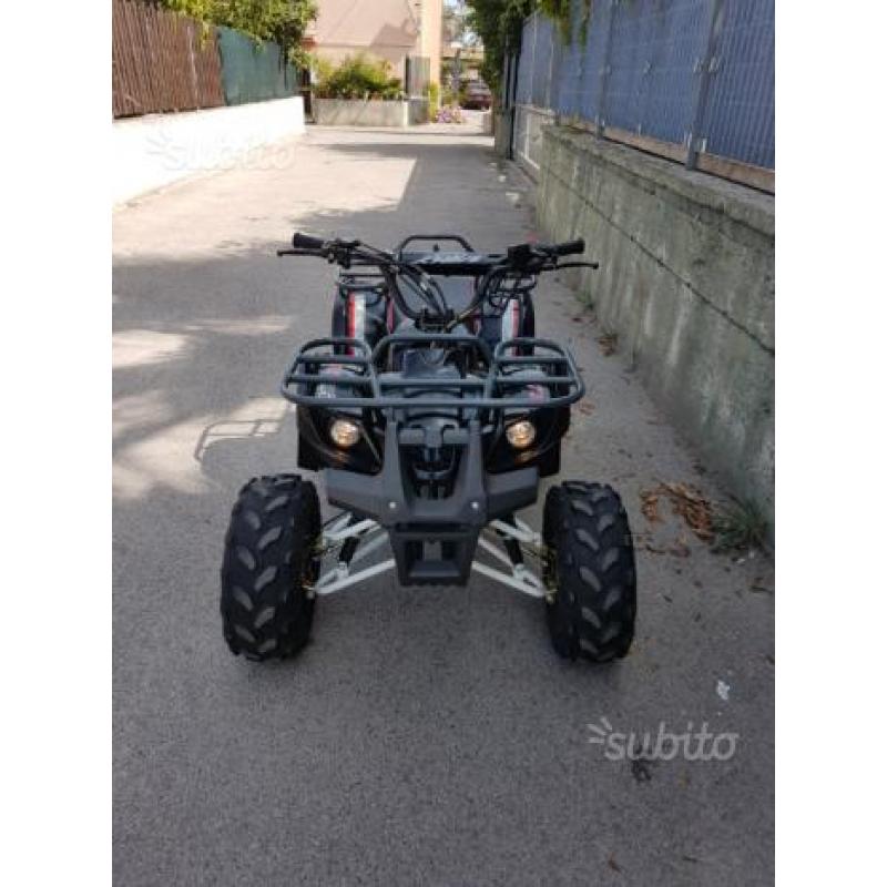 Quad 125c con marcia avanti e una indietro