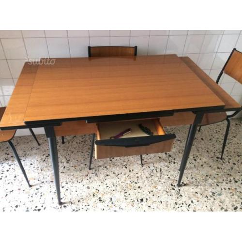 Tavolo da cucina salvarani + 4 sedie