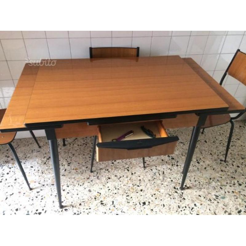 Tavolo da cucina salvarani + 4 sedie