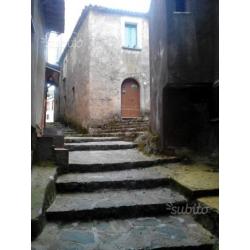 Fabbricato indipendente da ristrutturare