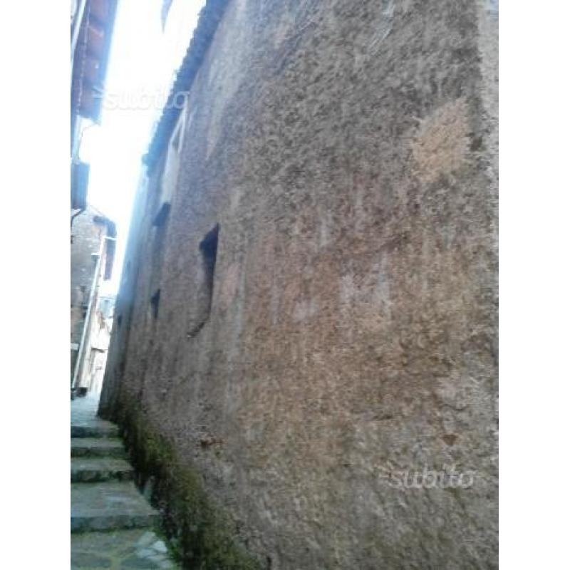 Fabbricato indipendente da ristrutturare