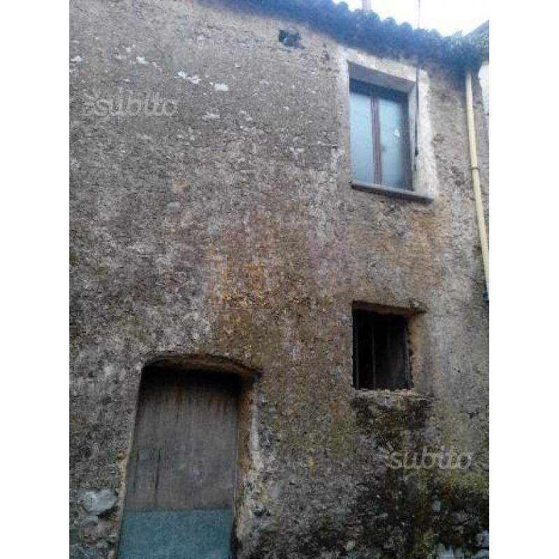 Fabbricato indipendente da ristrutturare