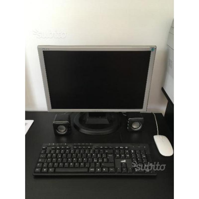 Pc fisso monitor tastiera casse mouse completo