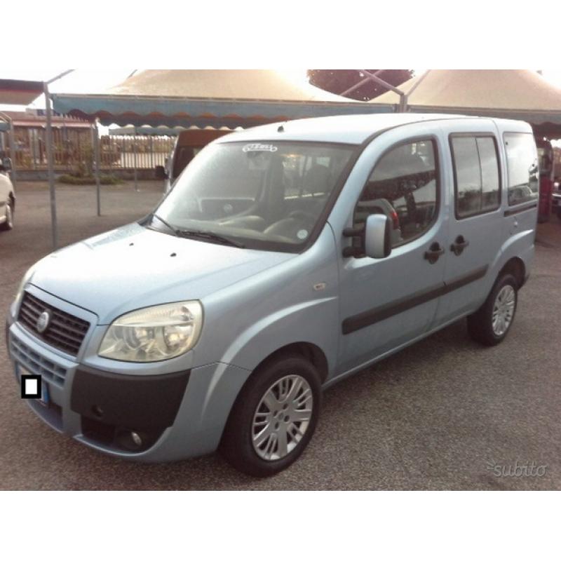 FIAT DOBLO 105 cv MJT  Vetrato con 5 posti