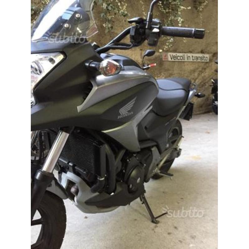 Moto Honda 750 NC- cambio automatico