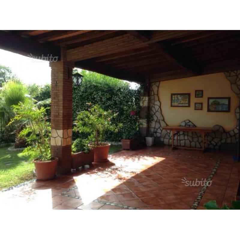 Villa su tre livelli di mq 220