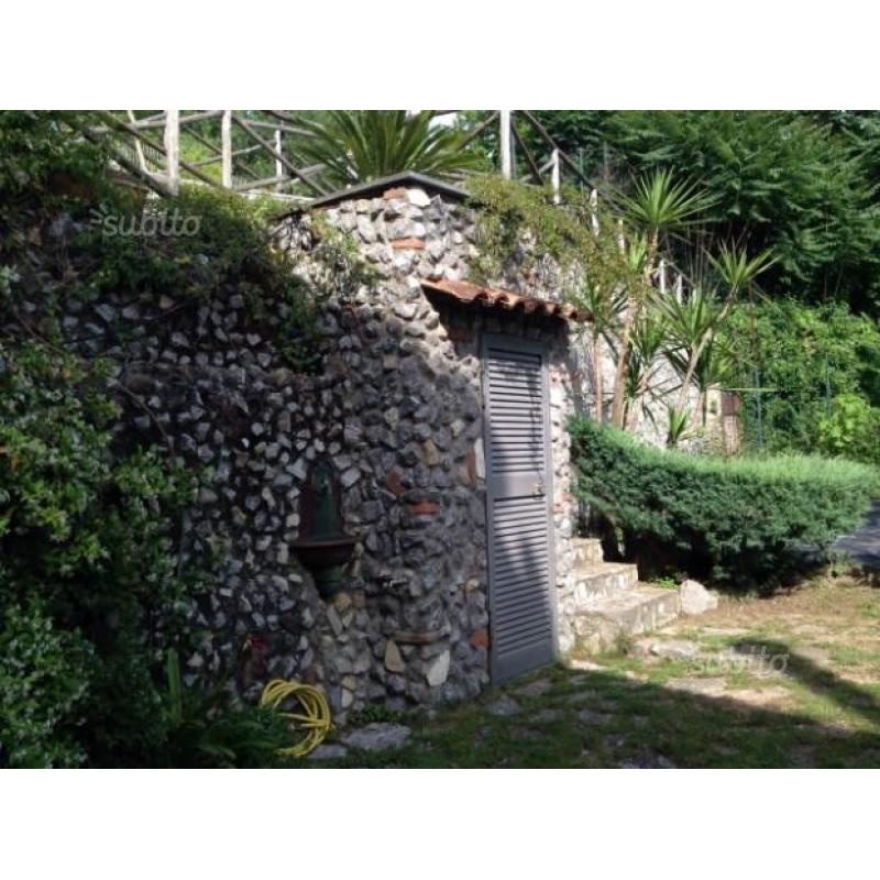 Villa su tre livelli di mq 220