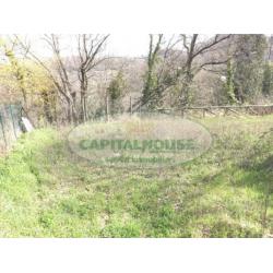 Terreno di 1.000 mq posto fronte strada in centro