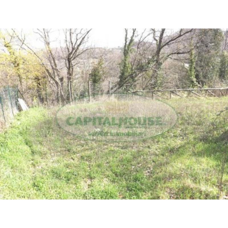 Terreno di 1.000 mq posto fronte strada in centro