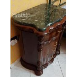 Comò e comodini con marmo