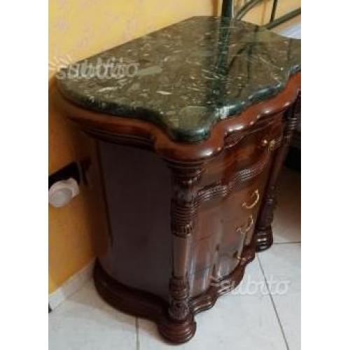 Comò e comodini con marmo