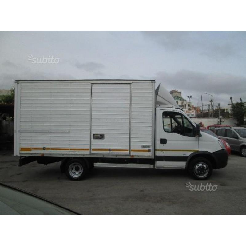 Iveco daily 50c18 con cassa cubo gemellato 08