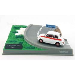Fiat 500 Universal Hobbies diorama 1/43