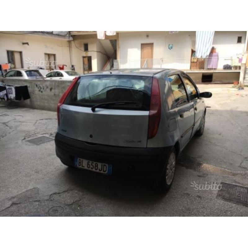 Fiat punto 1.2 a benzina anno 2000 anche con atto