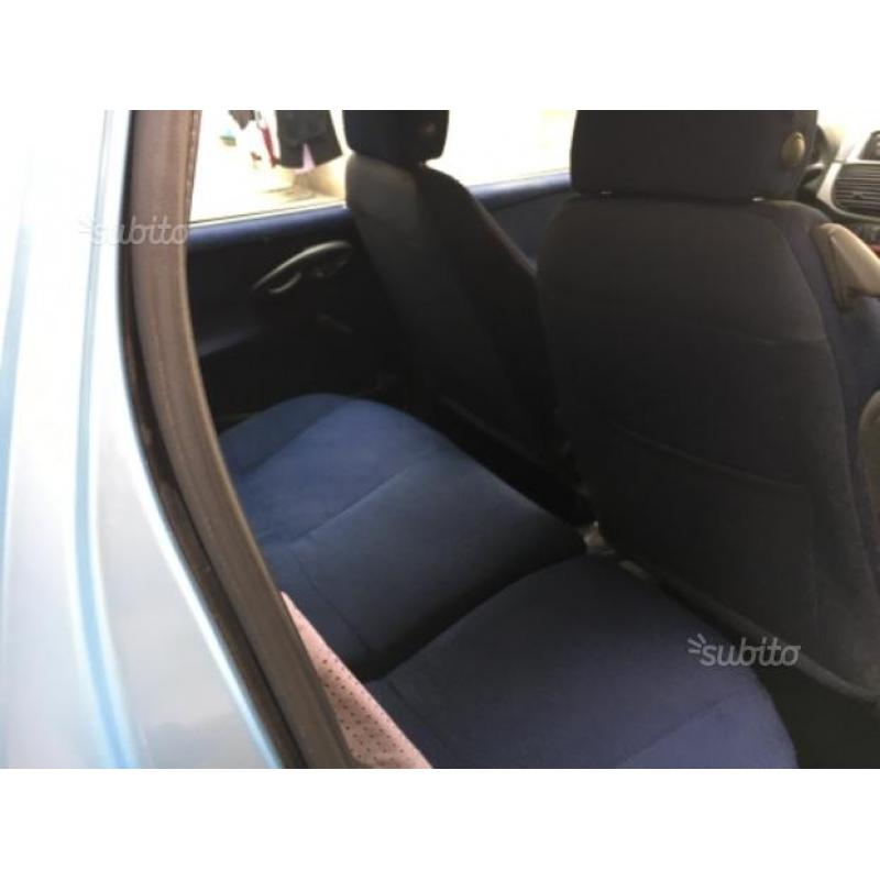 Fiat punto 1.2 a benzina anno 2000 anche con atto