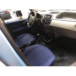 Fiat punto 1.2 a benzina anno 2000 anche con atto