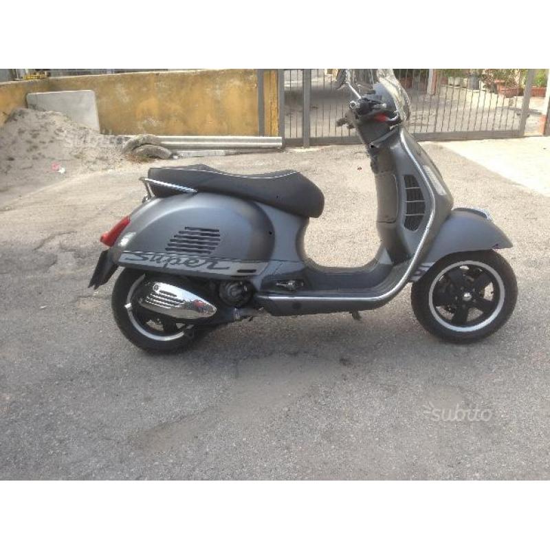 Piaggio Vespa 300 GTS - 2010 super sport