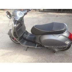 Piaggio Vespa 300 GTS - 2010 super sport