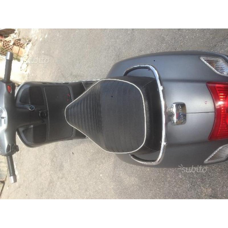 Piaggio Vespa 300 GTS - 2010 super sport