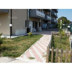 Bivio pratole : nuovo con giardino