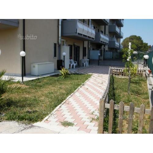 Bivio pratole : nuovo con giardino