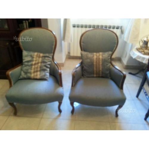 Due poltroncine antiche