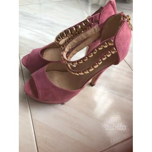 Tacchi fucsia estive