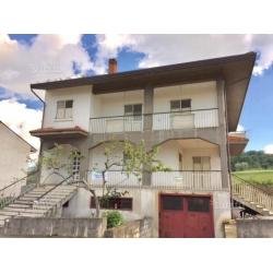 Villa indipendente in zona centrale Con giardino