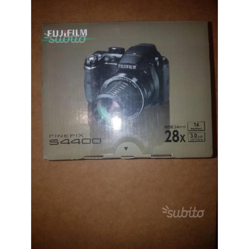 Fotocamera Fujifilm finepix s4400 nuova
