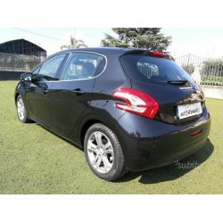 PEUGEOT 208 1.6 Hdi Allure Navi Fari Led