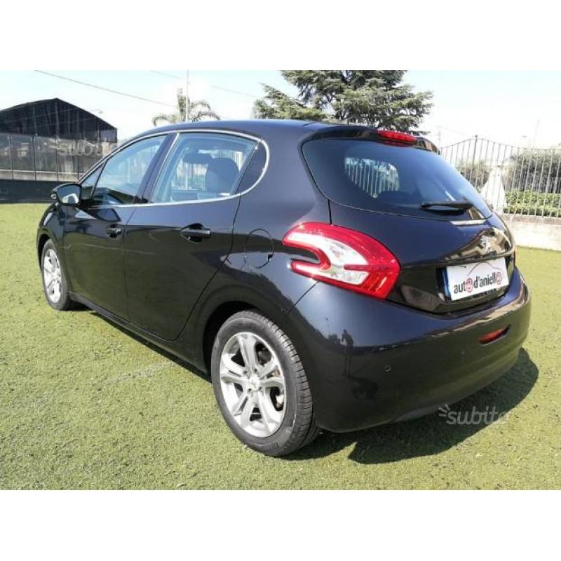 PEUGEOT 208 1.6 Hdi Allure Navi Fari Led