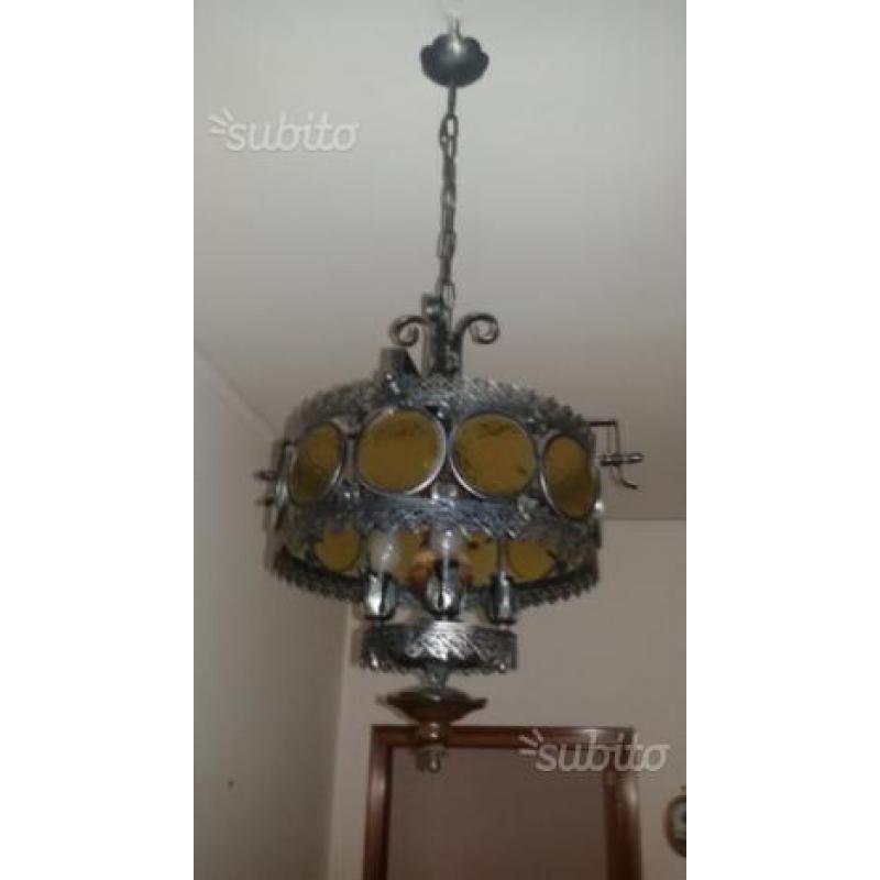 Lampadario ferro battuto e vetro