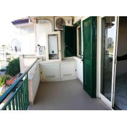 3 vani con posto auto in parco