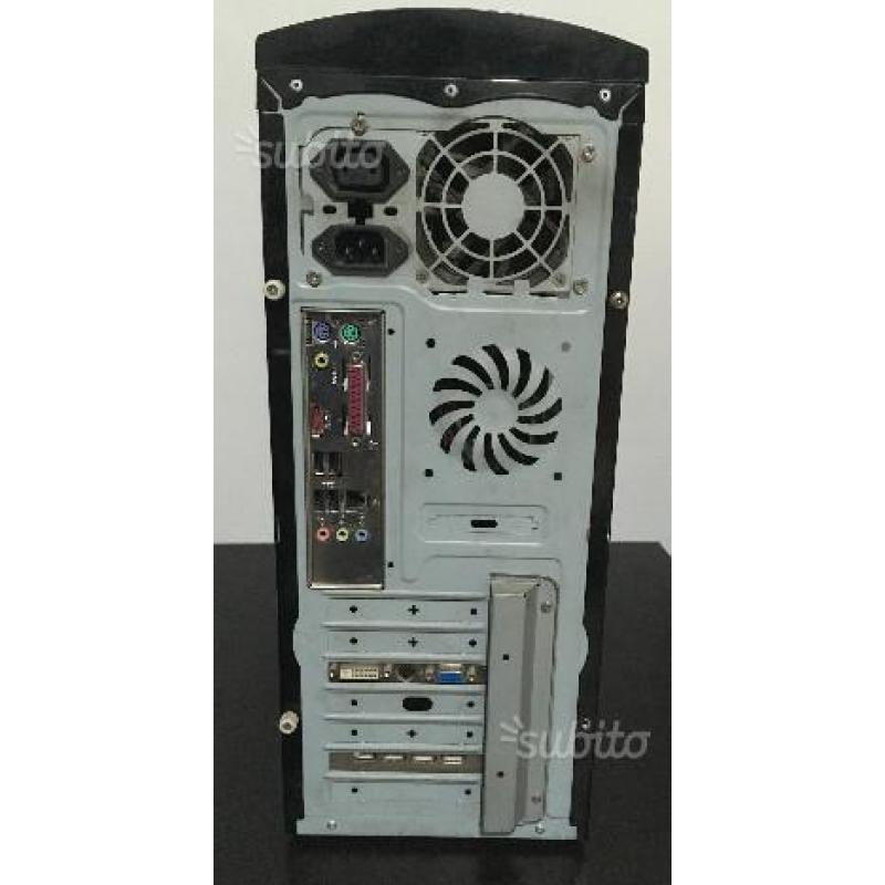 Pc fisso monitor tastiera casse mouse completo